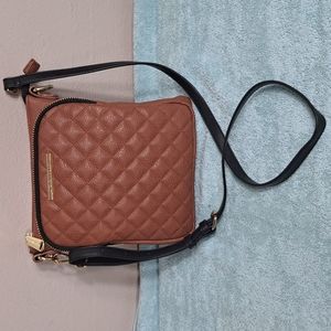 EUC Steve Madden Womens Crossbody Cognac Brown and Black Purse Bag